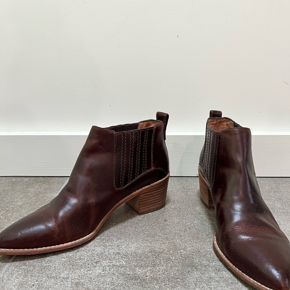Madewell chocolate brown ankle boot point toe 9